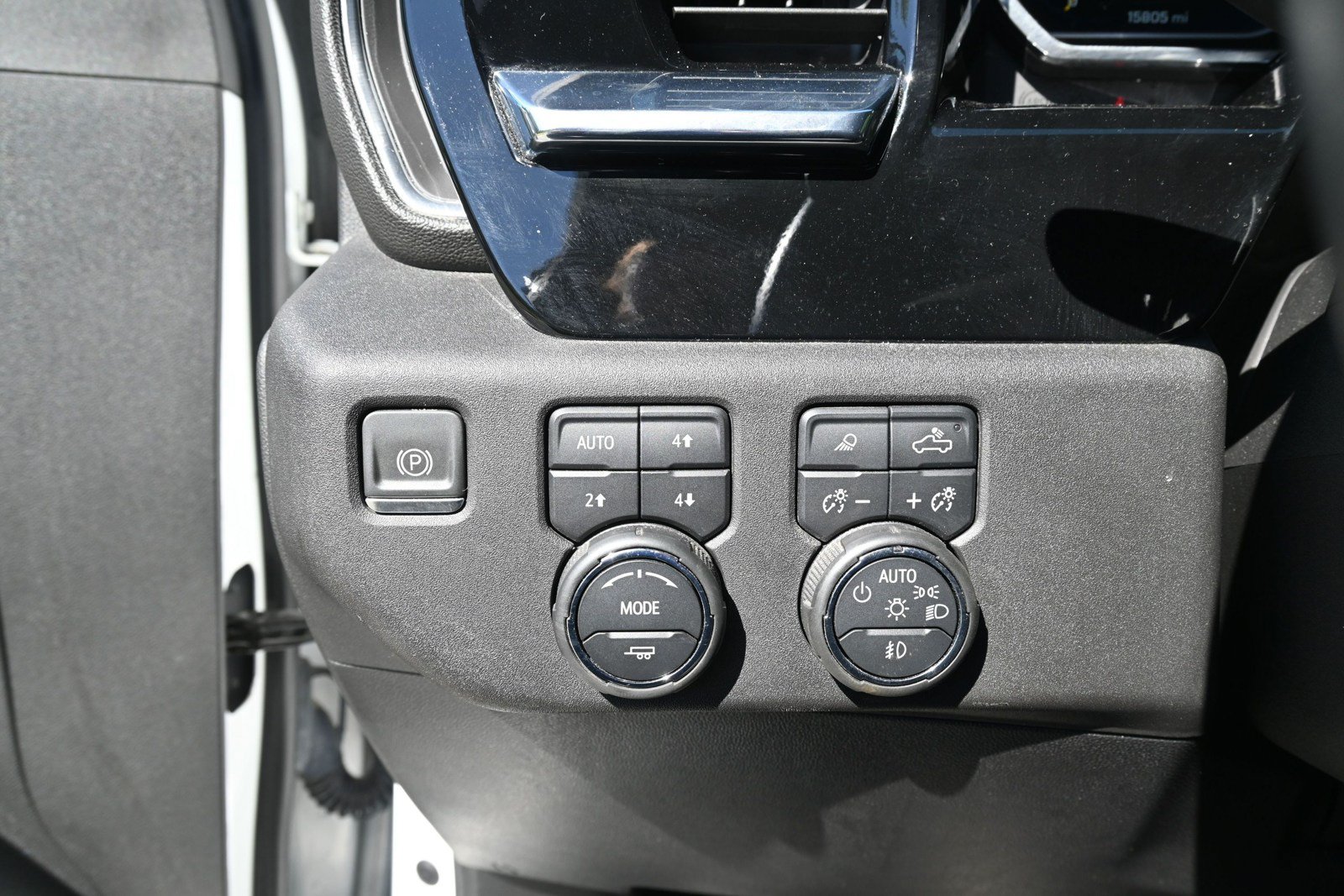 Used 2024 Chevrolet Silverado 3500 LTZ w/ LTZ Convenience Package AWD/4WD image 31