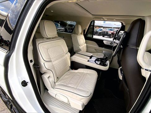 Used 2023 Lincoln Navigator L Black Label image 19
