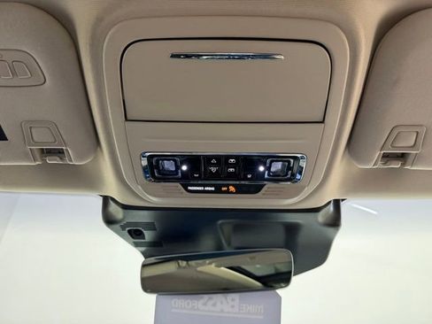 Used 2023 Lincoln Corsair AWD w/ Equipment Group 101A image 33