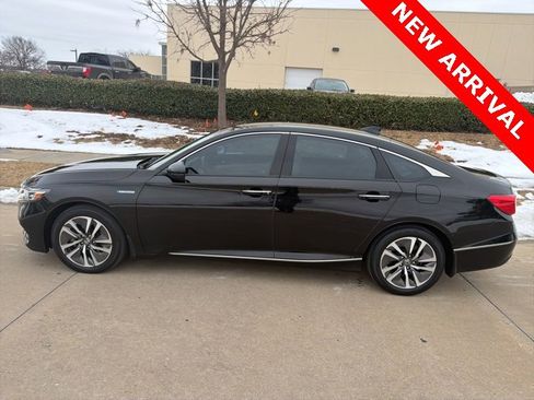 Used 2018 Honda Accord Touring image 9