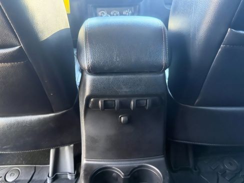 Used 2016 Jeep Wrangler Unlimited Sahara image 16