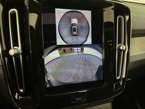 Certified 2024 Volvo XC40 B5 Plus w/ Climate Package image 12