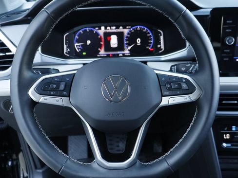 Certified 2025 Volkswagen Taos SEL AWD/4WD image 11