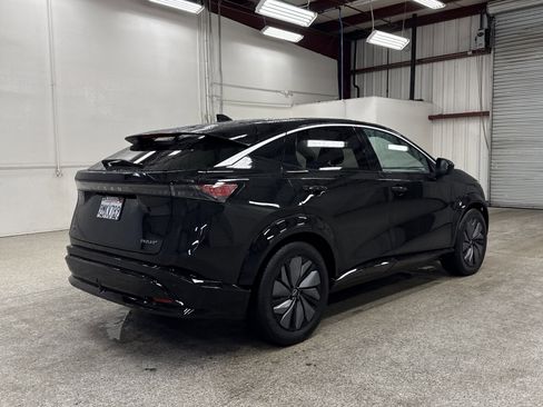 Used 2023 Nissan Ariya Evolve+ image 18