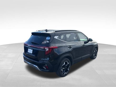 Used 2024 Kia Seltos EX image 17