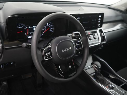 Used 2022 Kia Sorento LX image 20