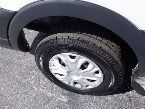 Used 2018 Ford Transit 250 130 Low Roof w/ Exterior Upgrade Package RWD image 12