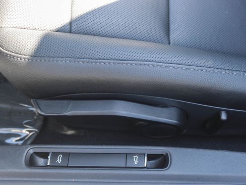 Used 2025 Porsche 718 Boxster image 27