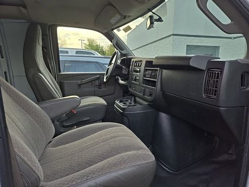 Used 2019 Chevrolet Express 3500 Extended w/ Driver Convenience Package RWD image 18