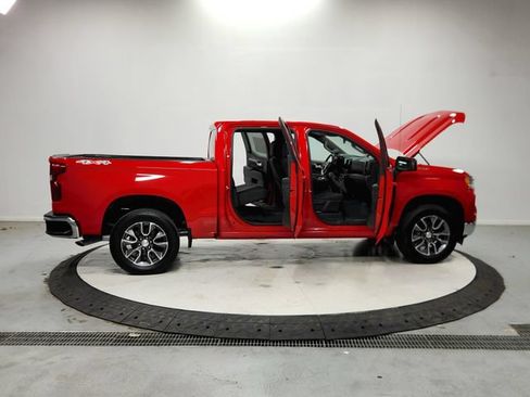 Used 2024 Chevrolet Silverado 1500 LT AWD/4WD image 17
