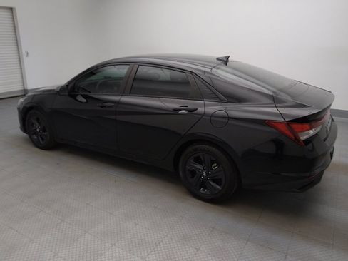 Used 2021 Hyundai Elantra SEL FWD image 3