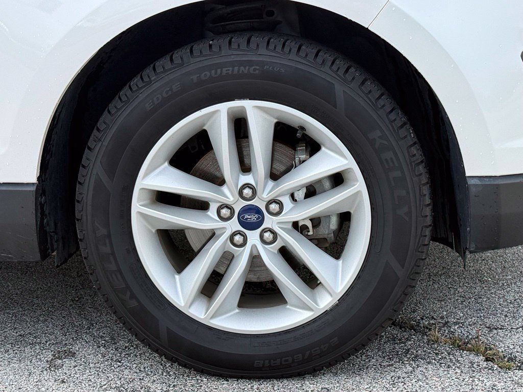 Used 2017 Ford Edge SEL w/ Equipment Group 201A FWD image 12