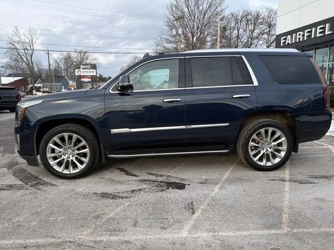 Used 2020 Cadillac Escalade Luxury image 3