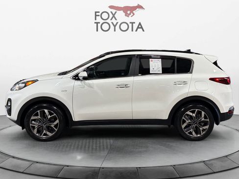 Used 2022 Kia Sportage EX w/ EX Technology Package image 3