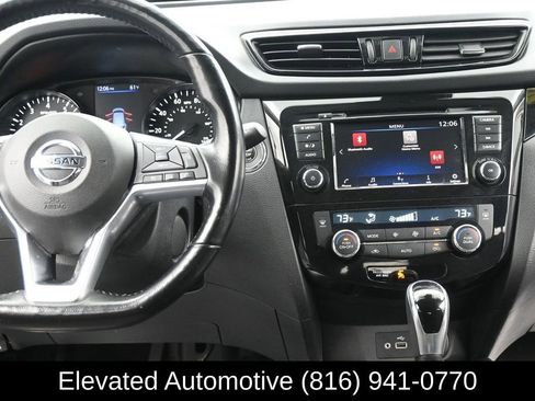 Used 2021 Nissan Rogue Sport SV AWD/4WD image 14