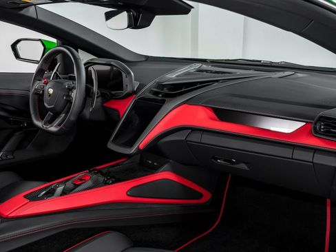 Used 2024 Lamborghini Revuelto image 31