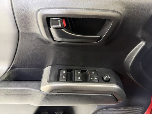 Used 2021 Toyota Tacoma SR5 w/ Technology Package image 14