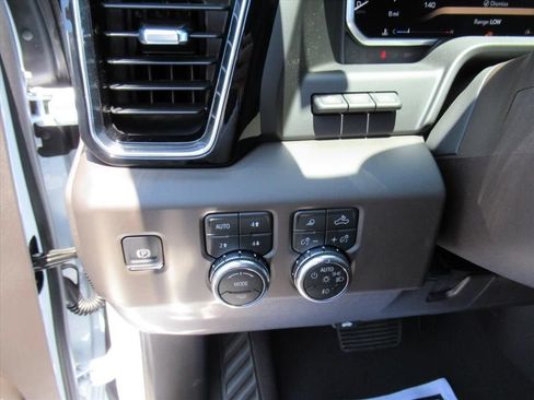 New 2026 GMC Sierra 2500 Denali w/ Denali Reserve Package AWD/4WD image 19