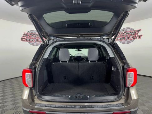 Used 2021 Ford Explorer Limited w/ Equipment Group 301A image 27