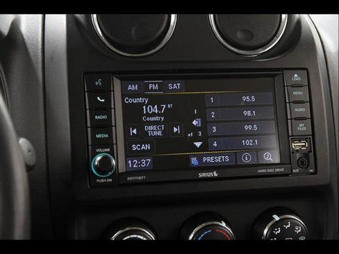 Used 2017 Jeep Patriot High Altitude AWD/4WD image 10