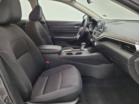 Used 2025 Nissan Altima 2.5 SV FWD image 21