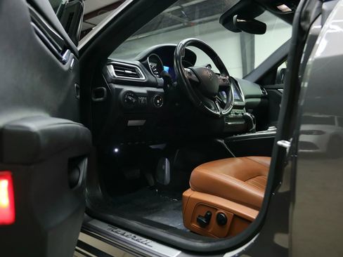 Used 2018 Maserati Ghibli image 22