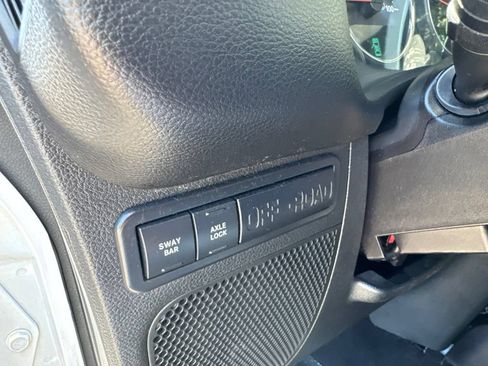 Used 2016 Jeep Wrangler Unlimited Rubicon w/ Connectivity Group AWD/4WD image 27