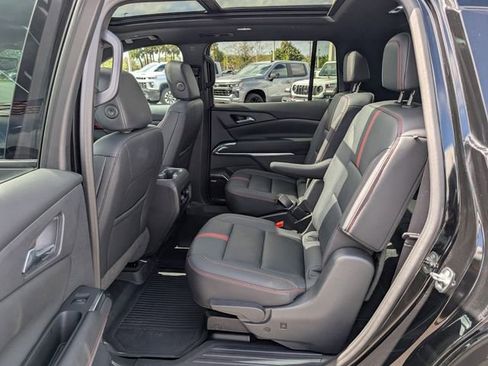 Certified 2024 Chevrolet Traverse RS image 7