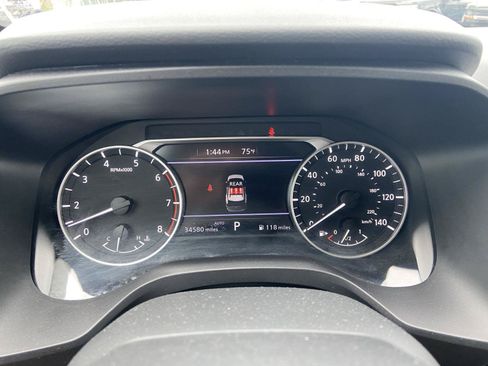 Used 2025 Nissan Rogue SV AWD/4WD image 4
