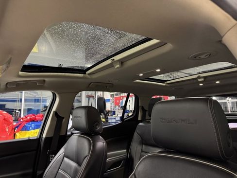 Used 2017 GMC Acadia Denali w/ Technology Package image 9