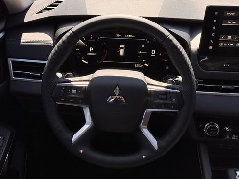 New 2026 Mitsubishi Outlander SE FWD image 19
