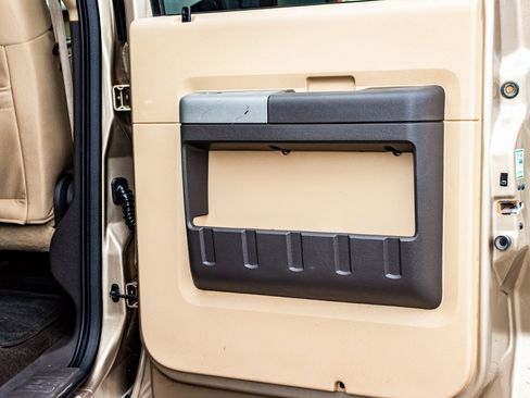 Used 2014 Ford F250 XLT w/ XLT Interior Package image 19