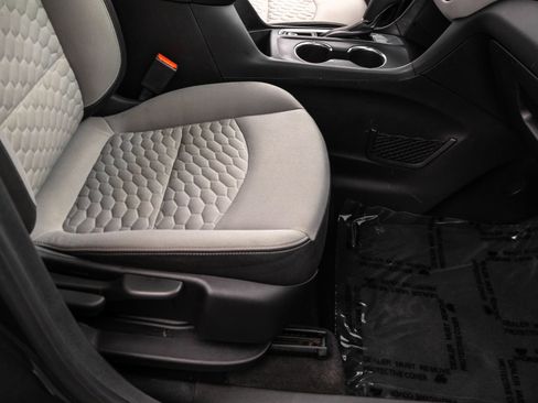 Used 2018 Chevrolet Equinox LS FWD image 40