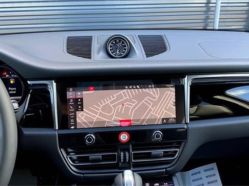 New 2026 Porsche Macan S image 24