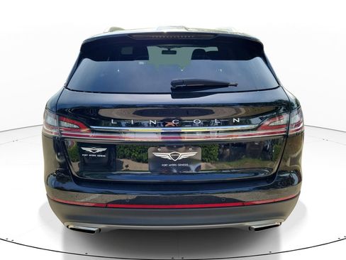 Used 2023 Lincoln Nautilus FWD w/ Premium Package image 3