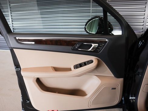 New 2026 Porsche Macan S image 25