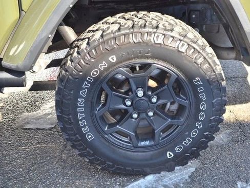 Used 2021 Jeep Gladiator Willys image 12