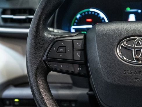 Used 2024 Toyota Sienna LE image 26