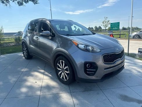 Used 2017 Kia Sportage EX w/ EX Technology Package FWD image 2
