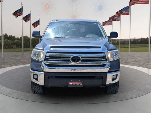 Used 2017 Toyota Tundra SR5 w/ SR5 Upgrade Package RWD image 2