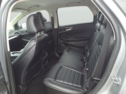 Used 2023 Ford Edge SEL w/ Convenience Package image 9