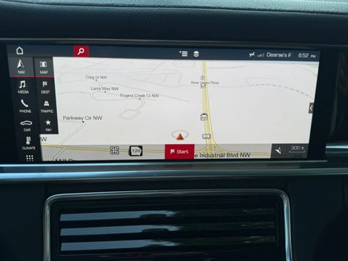 Used 2017 Porsche Panamera RWD image 17
