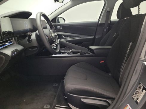 Used 2024 Hyundai Elantra SEL FWD image 17