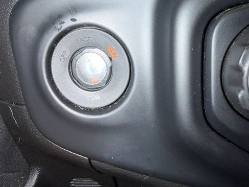 Used 2020 Jeep Wrangler Unlimited Sahara w/ LED Lighting Group AWD/4WD image 12