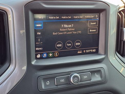 Used 2020 Chevrolet Silverado 1500 Custom w/ Infotainment Package AWD/4WD image 10