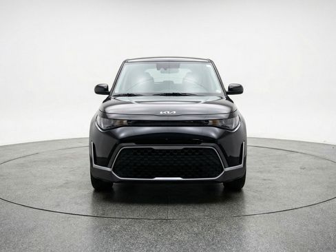 Used 2025 Kia Soul LX w/ LX Technology Package image 2