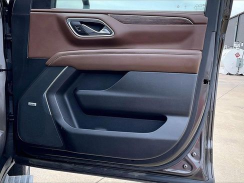 Used 2021 Chevrolet Tahoe High Country w/ Premium Package image 23