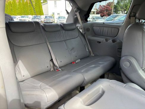 Used 2007 Toyota Sienna XLE Limited image 15