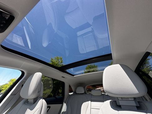 New 2026 Mercedes-Benz EQE 320 4MATIC SUV image 33