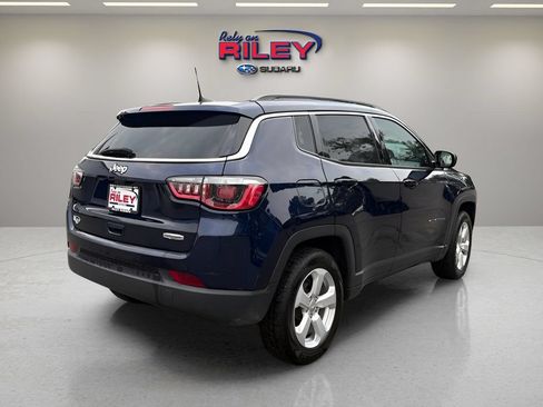 Used 2019 Jeep Compass Latitude w/ Cold Weather Group FWD image 5
